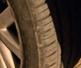 VOLKSWAGEN - TOUAREG