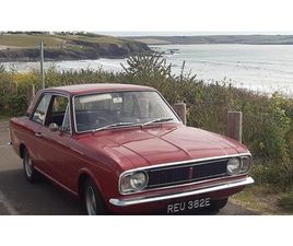 FORD CORTINA 1967 FORD CORTINA ROUGE MANUEL, 4 VITESSES CONDUITE À DRO...