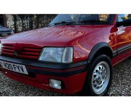 1990 PEUGEOT 205 ROUGE MANUEL, 5 VITESSES CONDUITE À DROI...