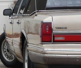 1992 LINCOLN TOWN CAR SIGNATURE 4DR SEDAN
