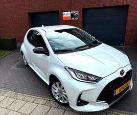 MAZDA 2/ TOYOTA YARIS HYBRIDE 03/2023 WIT PARELM 18DKM, NAVI — MAZDA — MARKTPLAATS