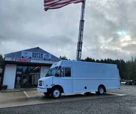2008 FREIGHTLINER BOX TRUCK W/LIFTGATE- 18' DRY BOX, RACKS & SHELVING