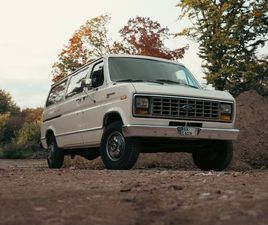FORD ECONOLINE CLUB WAGON