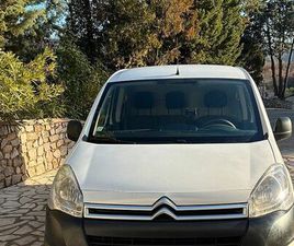 BERLINGO UTILITAIRE AVEC KIT CABINE EXTENSO TRÈS PROPRE 1ERE MAIN FAIBLE KILOMÉTRAGE