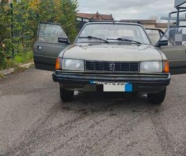 JE VENDS UNE BELLE COLLECTION VOITURE PEUGEOT 305