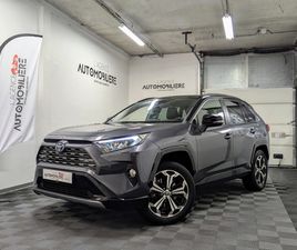 V HYBRIDE 218 4WD COLLECTION