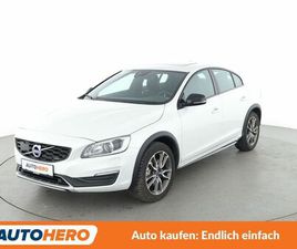 VOLVO CROSS COUNTRY 2.0 D3 MOMENTUM AUT.*NAVI*BI-XENON