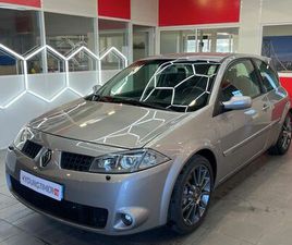 RENAULT MEGANE COUPE RS TROPHY RENAULT MÉGANE RS TROPHY 31/500 SEULEMENT 90000KMS