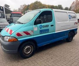 ② TOYOTA HIACE *DIESEL-FRENCH VAN* (BJ 2005) — CAMIONNETTES & UTILITAIRES — 2EMEMAIN