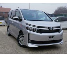 TOYOTA VOXY 2015/15 TOYOTA VOXY HYBRID 1.8 SILVER 7 SEAT BOTH POWER SLIDING DOOR ULEZ