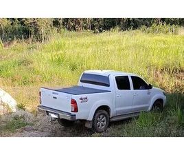 TOYOTA HILUX DOUBLE CABINE TOYOTA HILUX CD SRV D4-D 4X4 3.0 TDI DIESEL AUT 2014
