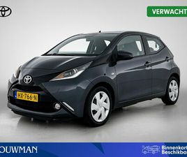 TOYOTA AYGO 1.0 VVT-I X-PLAY | 1E EIGENAAR | NIEUW GELEVERD | CAMERA | MULTIMEDIA | AIRCO | METALLIC |