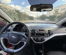 VOITURE PROPRE ET ÉCONOMIQUE À VENDRE