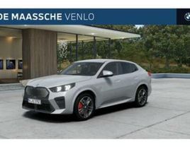 BMW IX2 EDRIVE20 M SPORT / TREKHAAK / SPORTSTOELEN / ACHTERU — BMW — MARKTPLAATS