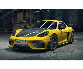 PORSCHE 718 CAYMAN GT4 RS