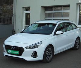 HYUNDAI I30 CW 1.4I BUSINESS SZERVIZKÖNYV-ÜLÉS...