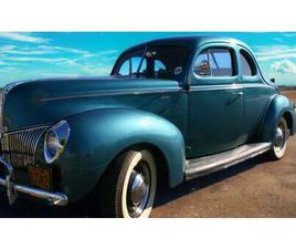 1940 FORD DE LUXE BLEU MANUEL, 3 VITESSES CONDUITE À DROI...