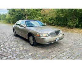 LINCOLN TOWN CAR V8 DESIGNER SOFA COUCH