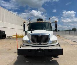 INTERNATIONAL UTILITY TRUCK - SERVICE TRUCK - DURASTAR 4400