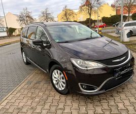 CHRYSLER PACIFICA