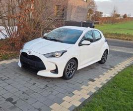 ② TOYOTA YARIS 1.5 ESSENCE — TOYOTA — 2EMEMAIN