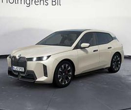 BMW IX BMW IX XDRIVE60 M SPORT PRO SUPERCHARGED EDITION DRAG B W RATTVÄRME