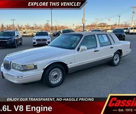 1996 LINCOLN TOWN CAR SIGNATURE