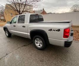 DODGE DAKOTA 2005 DODGE DAKOTA CREW CAB 4 DOOR 4X4 V6 AUTOMATIC