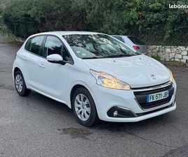 PEUGEOT 208 SOCIETE PEUGEOT 208 1.5 BLUEHDI 100 CV SOCIÉTÉ 3750 HT