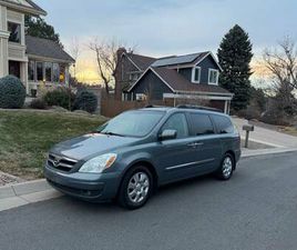 2010 HYUNDAI ENTOURAGE LIMITED