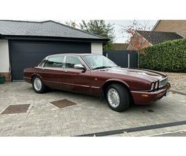 DAIMLER XJ 1998 DAIMLER XJ ROUGE FONCÉ MANUEL, 5 VITESSES CONDUITE À...