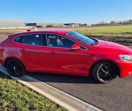 VOLVO V40 - 1.6 T2 R-DESIGN VOLVO V401.6 T2 R-DESIGN LPG/G3 T2 2014 BENZPRIJS'26€2,50P/L