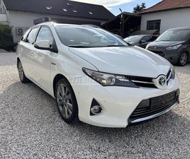 TOYOTA AURIS TOURING SPORTS 1.8 HSD LOUNGE (AUTOMATA) KEYLESS/ÜVEGTETŐ/ÜLÉSFÜT./RADAR/KAMERA/TEMPOMAT/BLUETOOTH/PARK ASSIST/VALÓS KM!!