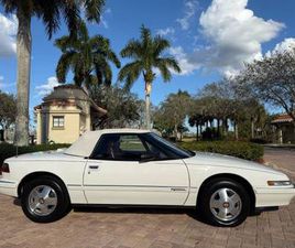 1990 BUICK REATTA CONVERTIBLE, 1 ELDERLY OWNER