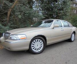 LINCOLN TOWN CAR USED 2005 LINCOLN TOWN CAR SIGNATURE LIMITED