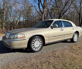 2005 LINCOLN TOWN CAR