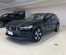 VOLVO V60 CROSS COUNTRY 2.0 B4 CORE AWD AUTO DEL 2023 USATA A FORLI'