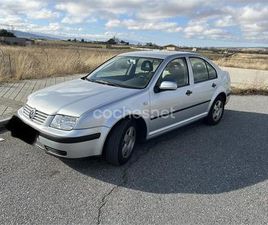 VOLKSWAGEN BORA 1.6 CONCEPTLINE