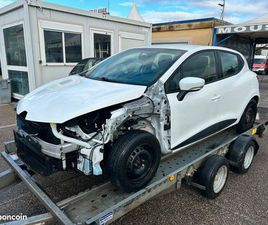 RENAULT CLIO 1.5 DCI 75 CH DERIV VP 2 PLACES PETIT CHOC AVG VENTE A PRO