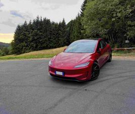 MODEL 3 PERFORMANCE AWD