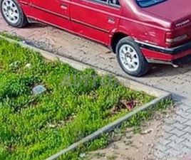 VOITURE DE TYPE PEUGEOT 405