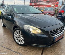 VOLVO V40 II D2 115CH START&STOP MOMENTUM BUSINESS * GPS BLUETOOTH CAMERA XENON CLIM TOIT PANO JANTES ALU * CRIT'AIR 2 * FACTURES D'ENTRETIEN À JOUR