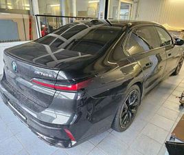 7 M760 E XDRIVE M-SPORT B&W AHK