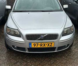 VOLVO S40 - 1.8 MOMENTUM