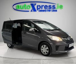 7 SEATER 1.5 PETROL AUTO, REVERSING CAMERA