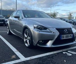 LEXUS IS300H EXÉCUTIVE