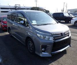 2015 TOYOTA VOXY 1.8 HYBRID