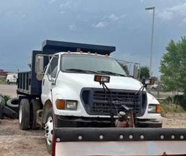 2000 FORD F650 DUMP TRUCK WITH PLOW.