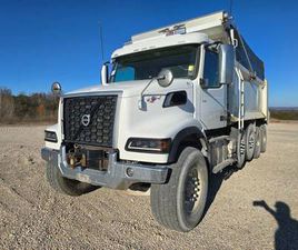 VOLVO VHD 2022 VOLVO VHD QUAD AXLE DUMP TRUCK