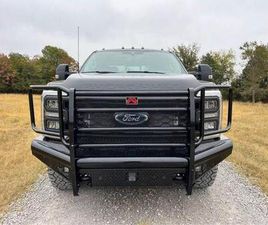 FORD - F-350 SUPER DUTY LARIAT